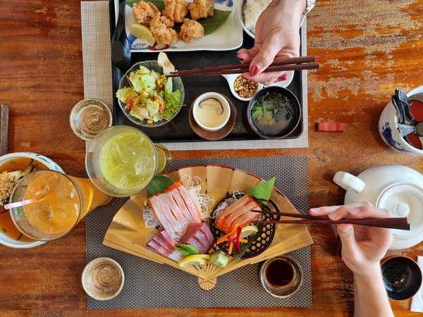 Quels sont les services de traiteur disponibles à Paris ?