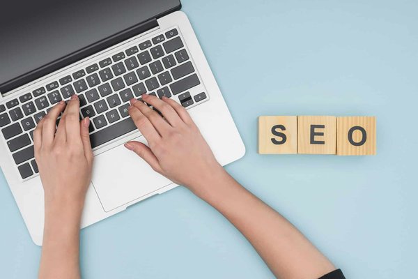 Engager un freelance SEO : Les avantages pour votre stratégie marketing