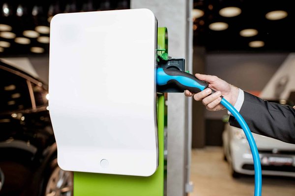 Installation de bornes de recharge pour véhicules électriques : pourquoi choisir taran Électricité ?